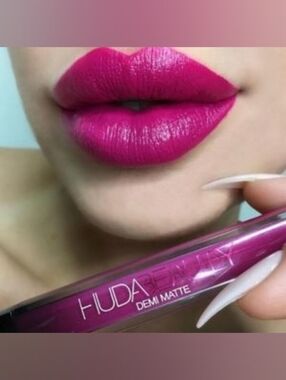 🌟HP🌟❇️🧚♀️PASSIONISTA Huda Beauty DISCONTINUED Liquid Lipstick NWT